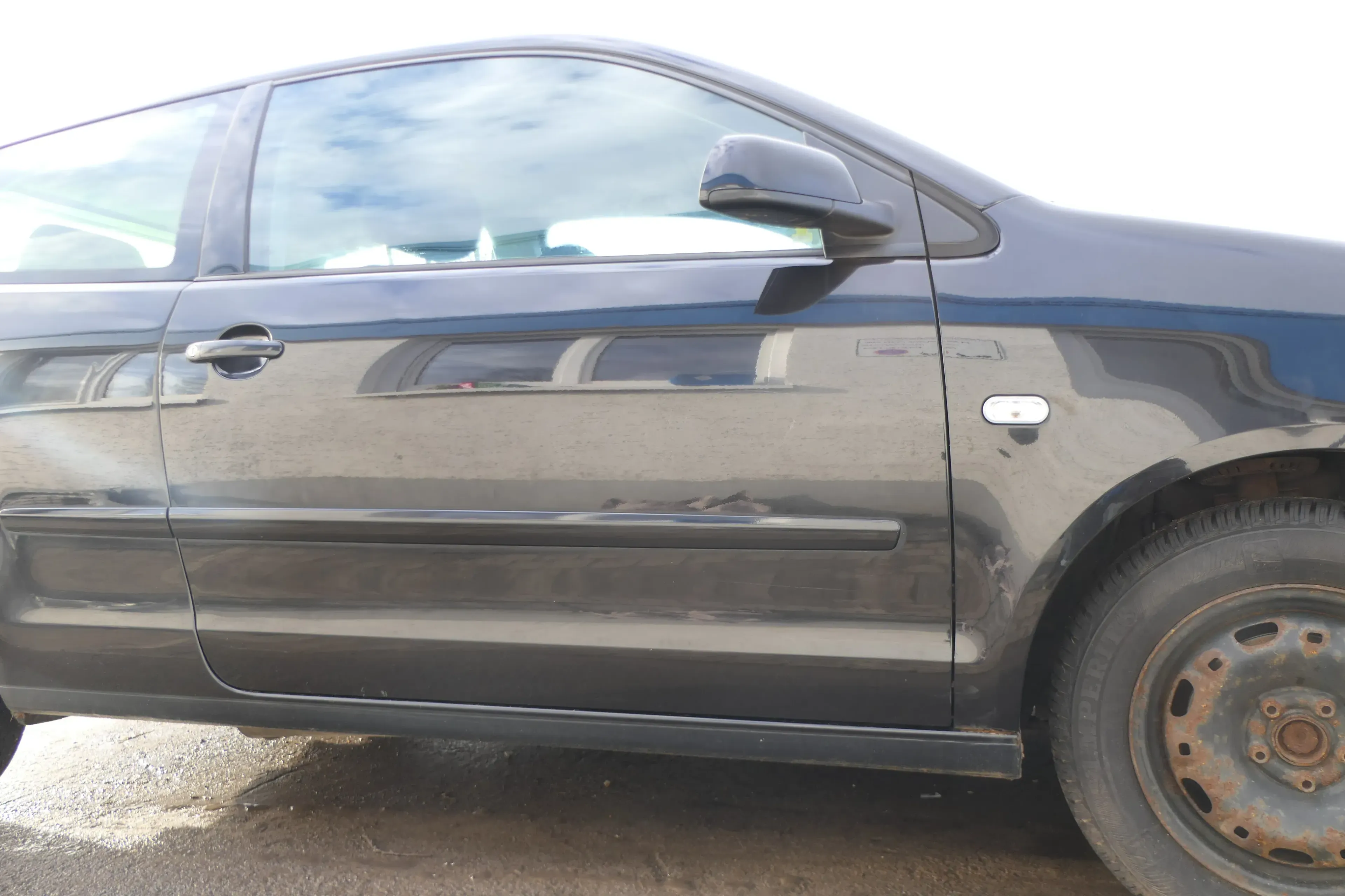 VW Polo 9N 9N3 Tür vorne rechts Beifahrertür 2/3-Türer schwarz LC9Z ohneAnbautei - Bild 1