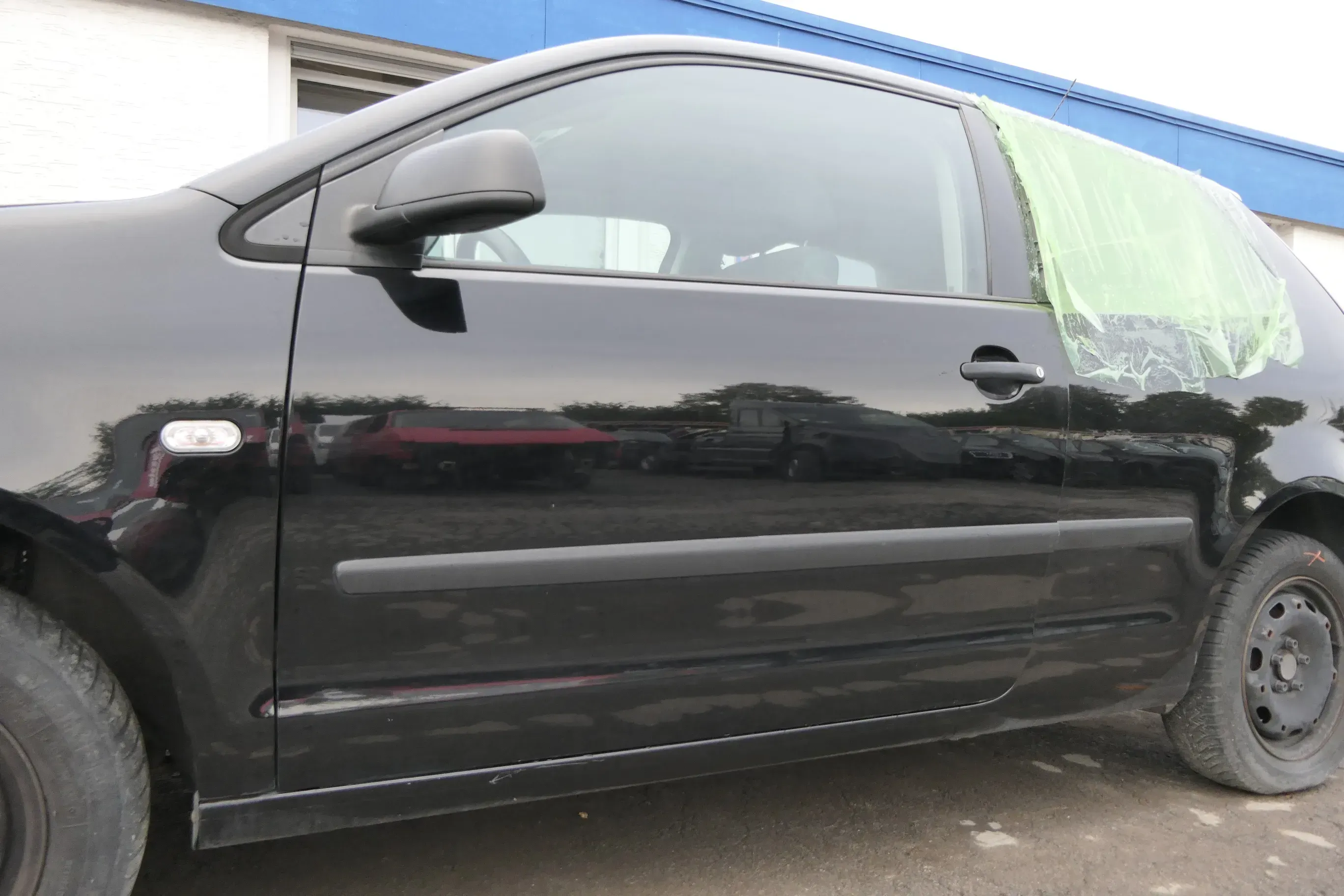 VW Polo 9N 9N3 Tür vorne links Fahrertür 2/3-Türer schwarz L041 ohneAnbautei - Bild 1