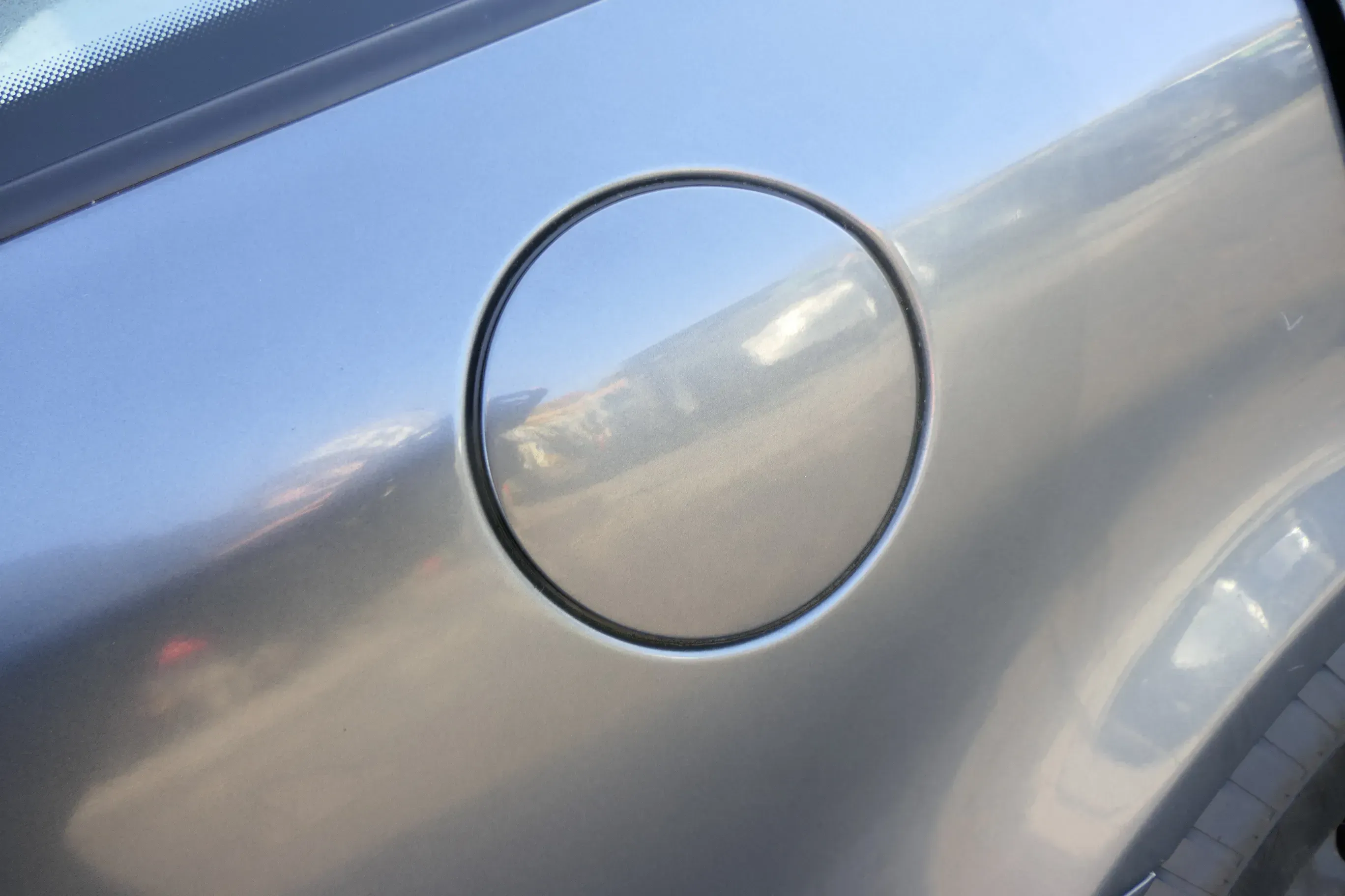 Skoda Octavia 1U Combi Tankdeckel Deckel Tank Tankverschluß grau LF7V 9901 U9 - Bild 1