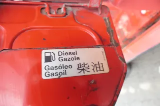 VW T4 Tankdeckel Tankklappe Tank Deckel Klappe rot - Bild 3