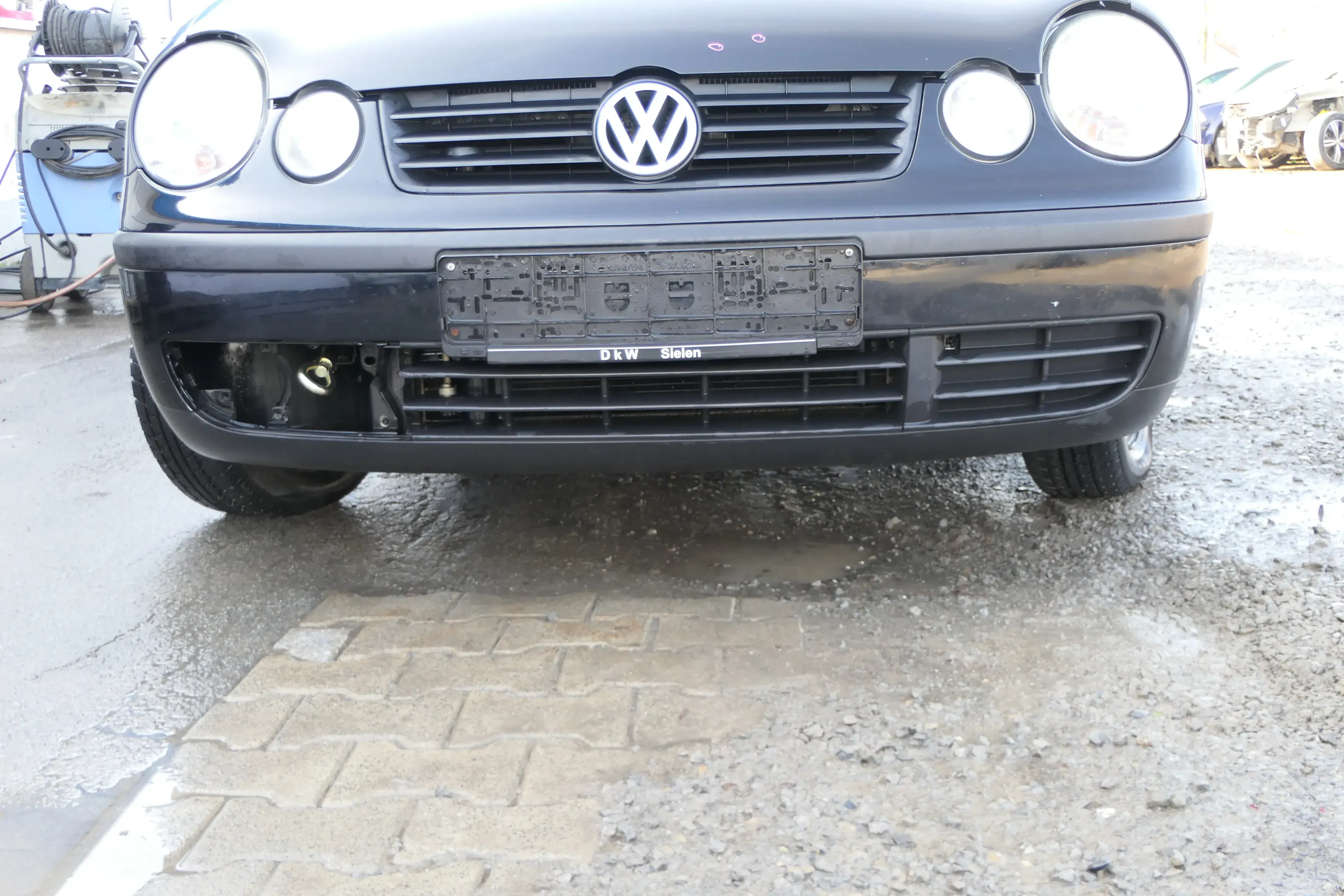VW Polo 9N Stoßstange Frontstoßstange vorne schwarz L041 - Bild 1