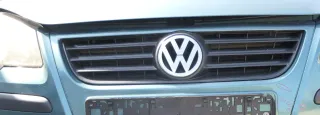 VW Polo 9N3 Grill Kühlergrill VW Zeichen Logo 6Q0853653E 6Q0 853 653 E - Bild 5