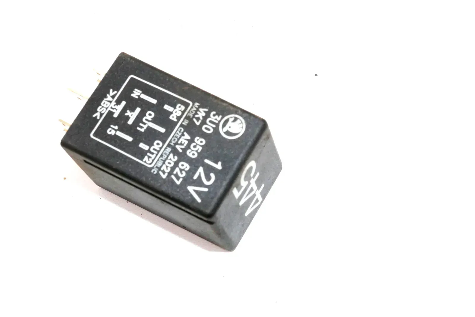 Skoda Superb Relais 445 Heckscheibe Heizung 3U0959627 3U0 959 627 - Bild 1