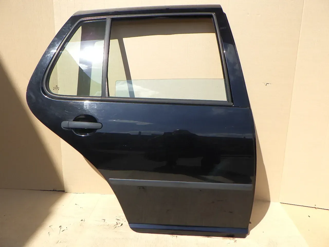 VW Golf 4 Limousine Tür hinten rechts schwarz L041 black uni (KEINkombi) - Bild 1