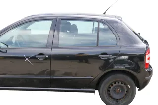 Skoda Fabia 6Y Limousine Schrägheck Tür hinten links schwarz LF9R - Bild 1