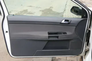 1x VW Polo 9N Türverkleidung Verkleidung Tür vorne links 2/3-Türer Griff Öffner - Bild 1