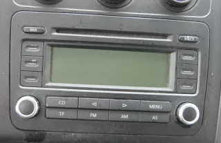 VW Golf 5 Radio CD Player Original RCD300 1K0035186J mit Code - Bild 1
