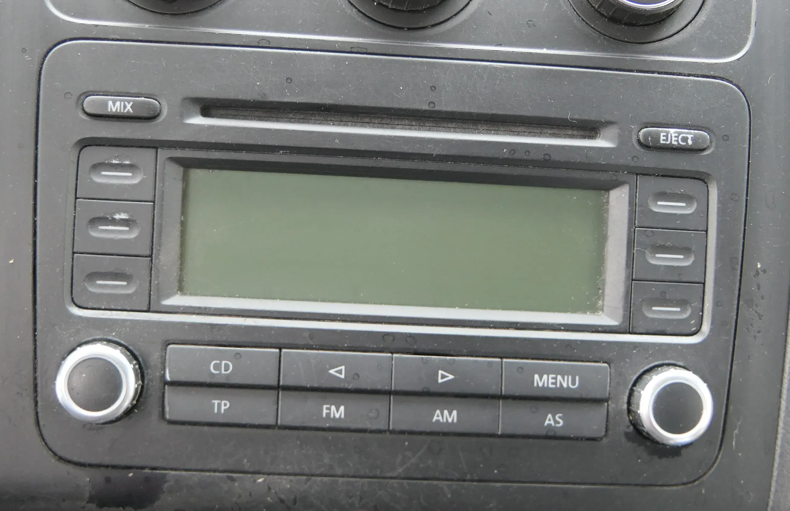 VW Golf 5 Radio CD Player Original RCD300 1K0035186J mit Code - Bild 1
