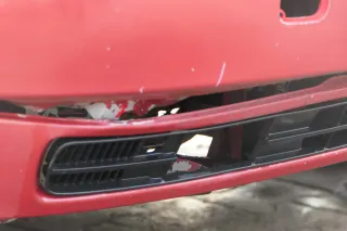 VW Polo 6N Stoßstange vorne 2-geteilte Frontstoßstange rot braun LC3M Stoßfänger - Bild 9