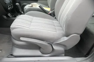 VW Fox Sitz Fahrersitz vorne links OHNEAirbag höhenverstellbar - Bild 4