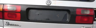 VW Sharan 7M Rücklicht Mitte Rückleuchtenband Heckleuchte Kennzeichenhalter - Bild 1