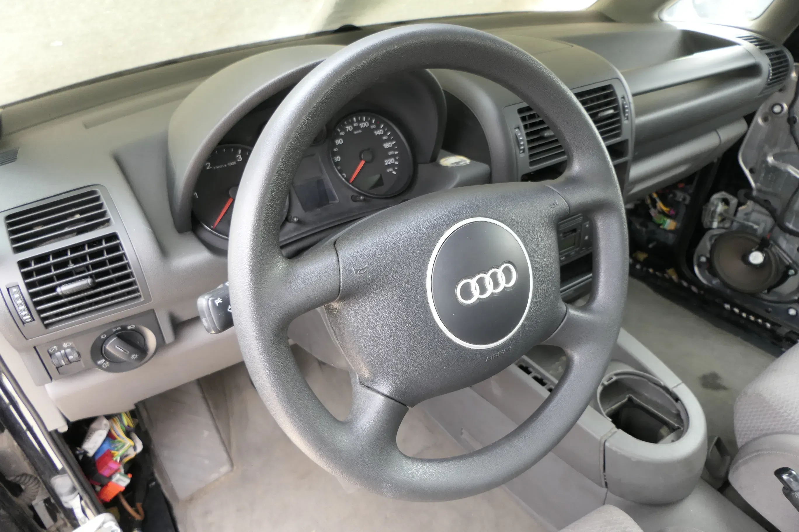 Audi A4 B5 A6 4B A8 Lenkrad 8Z0419091BE 6PS ohne Airbag schwarz - Bild 1