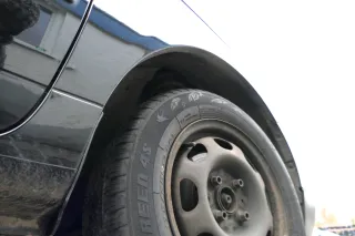 VW Lupo Kotflügel vorne rechts schwarz L041 uni 162081 - Bild 2