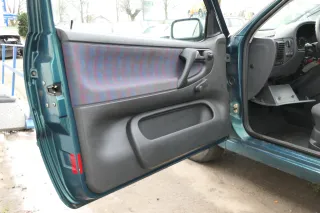 VW Polo 6N Türverkleidung Verkleidung Tür vorne links 2/3-Türer lila - Bild 3