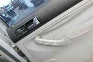 1x Golf 4 1J Limousine Türverkleidung Verkleidung Tür hinten rechts grau Griff - Bild 2