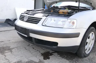 VW Passat 3B Stoßstange vorne Frontstoßstange Stoßfänger silber LB7Z grau - Bild 2