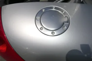 Audi 8N TT Roadster Tankdeckel Tankklappe Tank Deckel Klappe - Bild 1