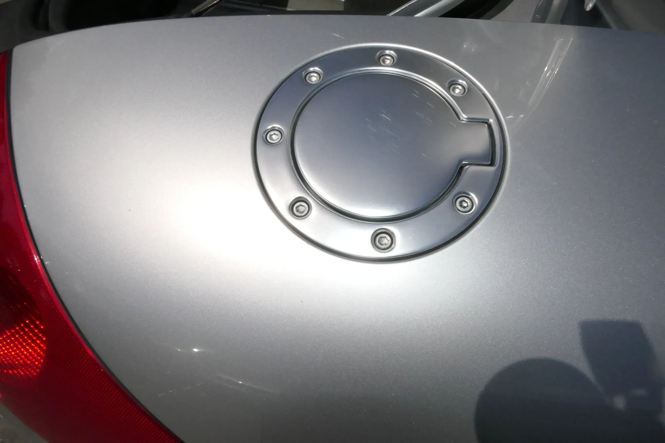 Audi 8N TT Roadster Tankdeckel Tankklappe Tank Deckel Klappe - Bild 1