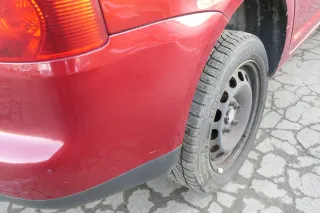 VW Touran 1T Stoßstange hinten Heckstoßstange Stoßfänger rot braun LA3W red spic - Bild 2