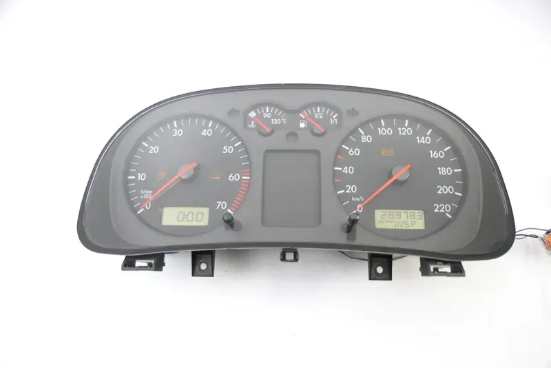 VW Golf 4 Tacho Tachometer Kombiinstrument 289.000km 1J0919860 1,4 16V 75PS 55kw - Bild 1