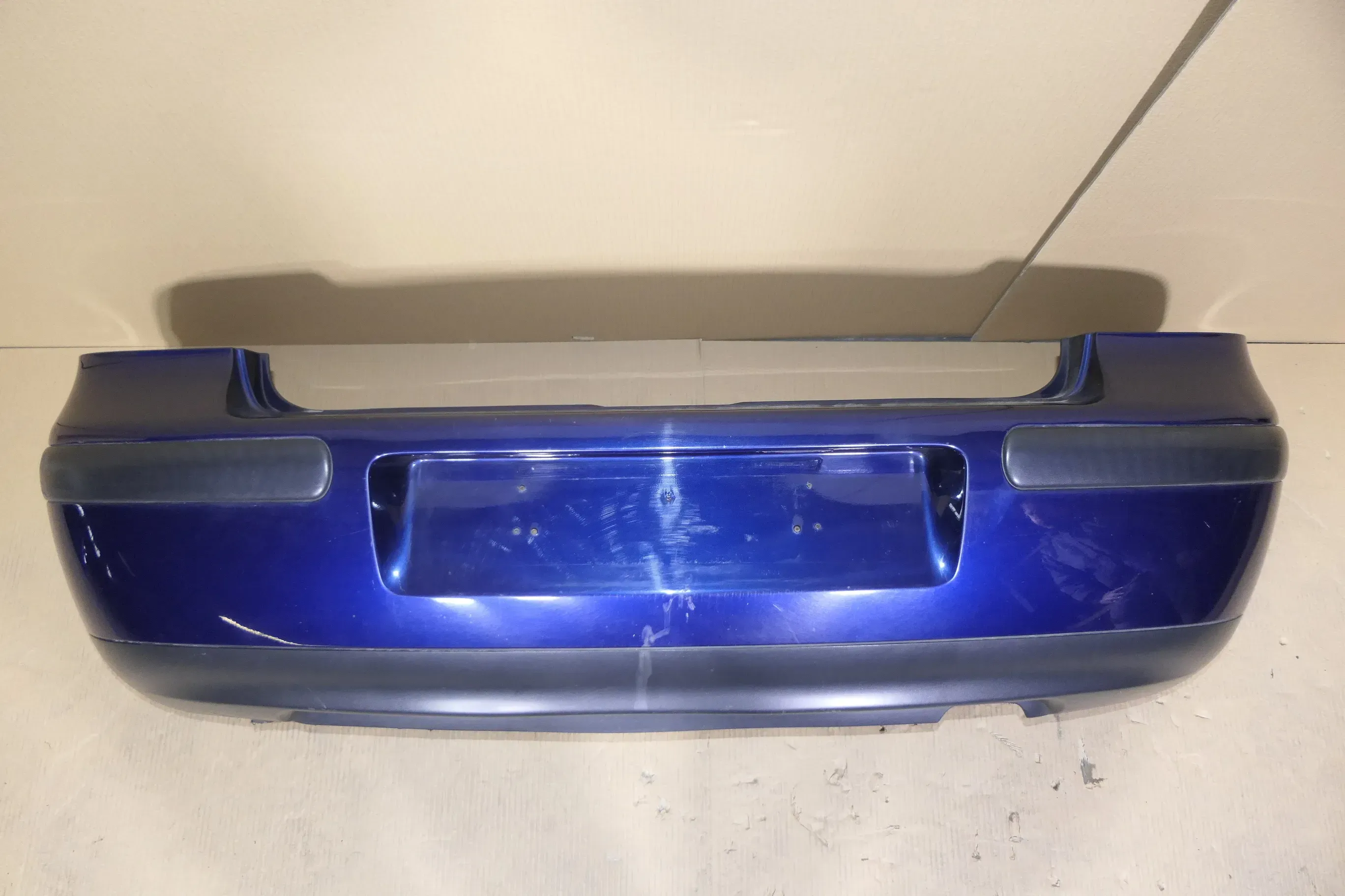 VW Golf 4 Limousine Stoßstange hinten Heckstoßstange Heckstoßfänger blau LB5N - Bild 1