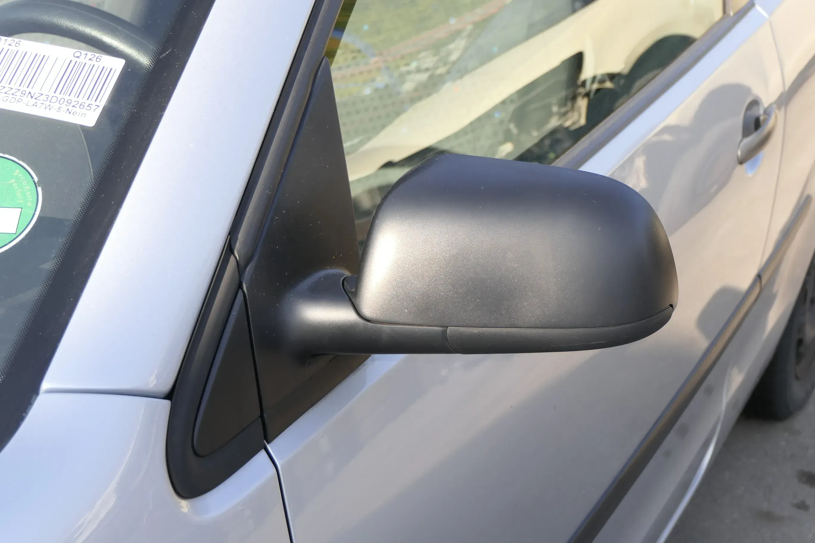 VW Polo 9N 9N3 manueller Spiegel Außenspiegel links vorne schwarz - Bild 1