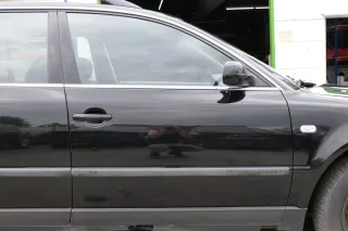 VW Passat 3B 3BG Kombi + Limo Tür vorne rechts Beifahrertür schwarz L041 uni - Bild 1