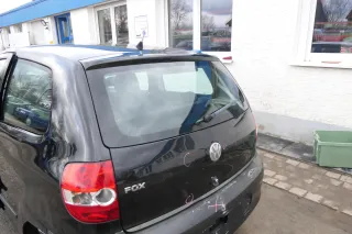 VW Fox 5Z Heckklappe Kofferraumklappe Klappe hinten + Scheibe schwarz L041 - Bild 4