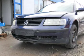 VW Passat 3B Stoßstange vorne Frontstoßstange Stoßfänger blau LB5N - Bild 2