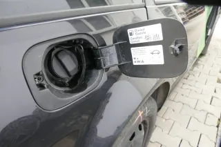 VW Golf 4 Variant Kombi Tankdeckel Deckel Tank Tankverschluß schwarz LC9Z - Bild 2