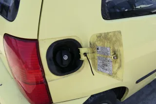 VW Lupo Seat Arosa Tankdeckel Deckel Tank Tankverschluß gelb LD1B - Bild 2