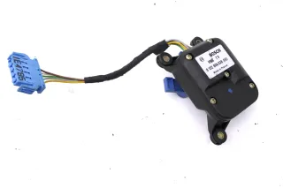 Audi A4 B5 Stellmotor Umluft Umluftklappe 0132801028 Klimaanlage Heizung - Bild 1