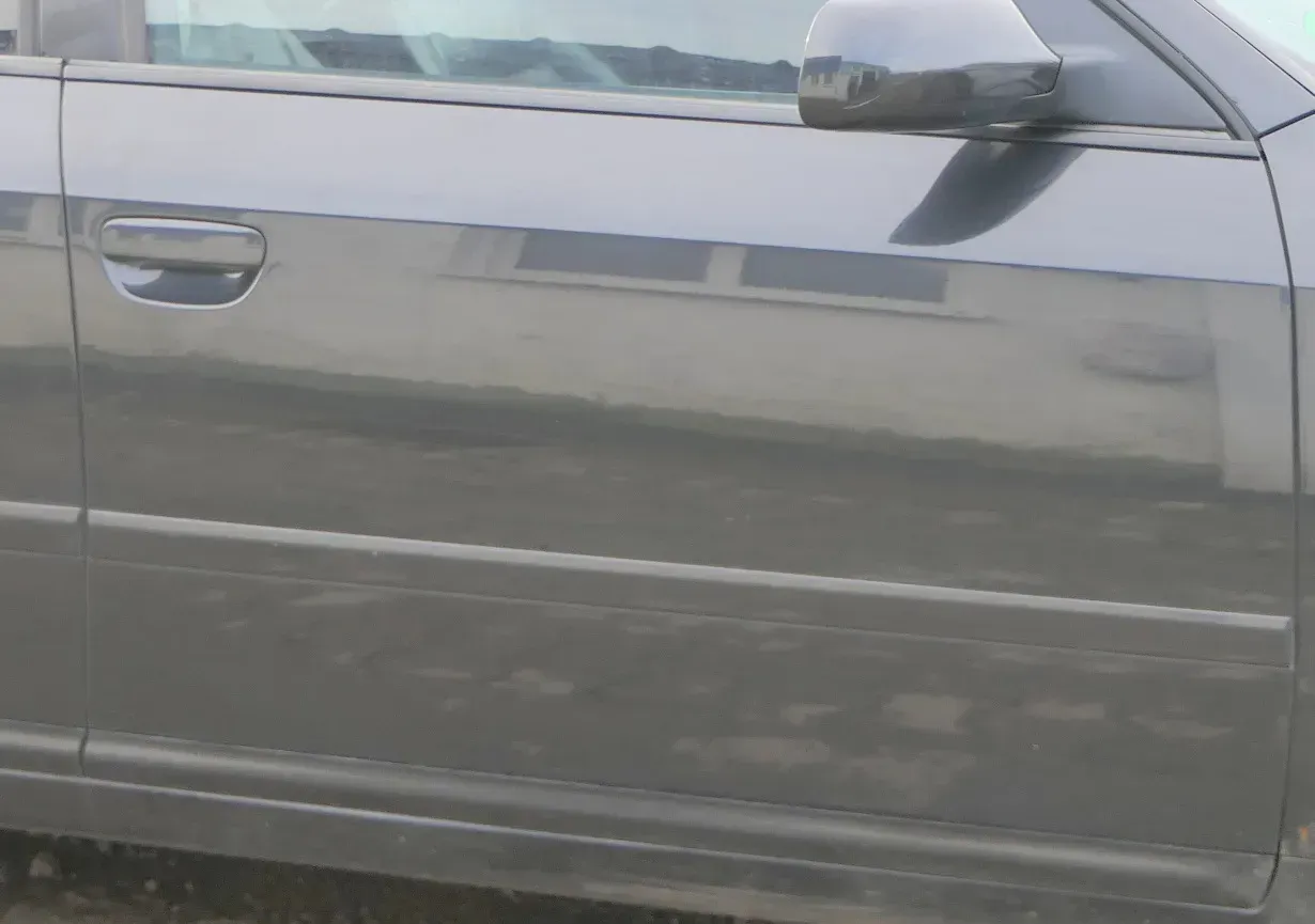 Audi A6 4B C5 Tür nur Türblatt vorne rechts Beifahrertür schwarz LZ9W - Bild 1