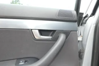 1x A4 8E B7 Türverkleidung Verkleidung Tür hinten links soul schwarz Griff Türgr - Bild 3