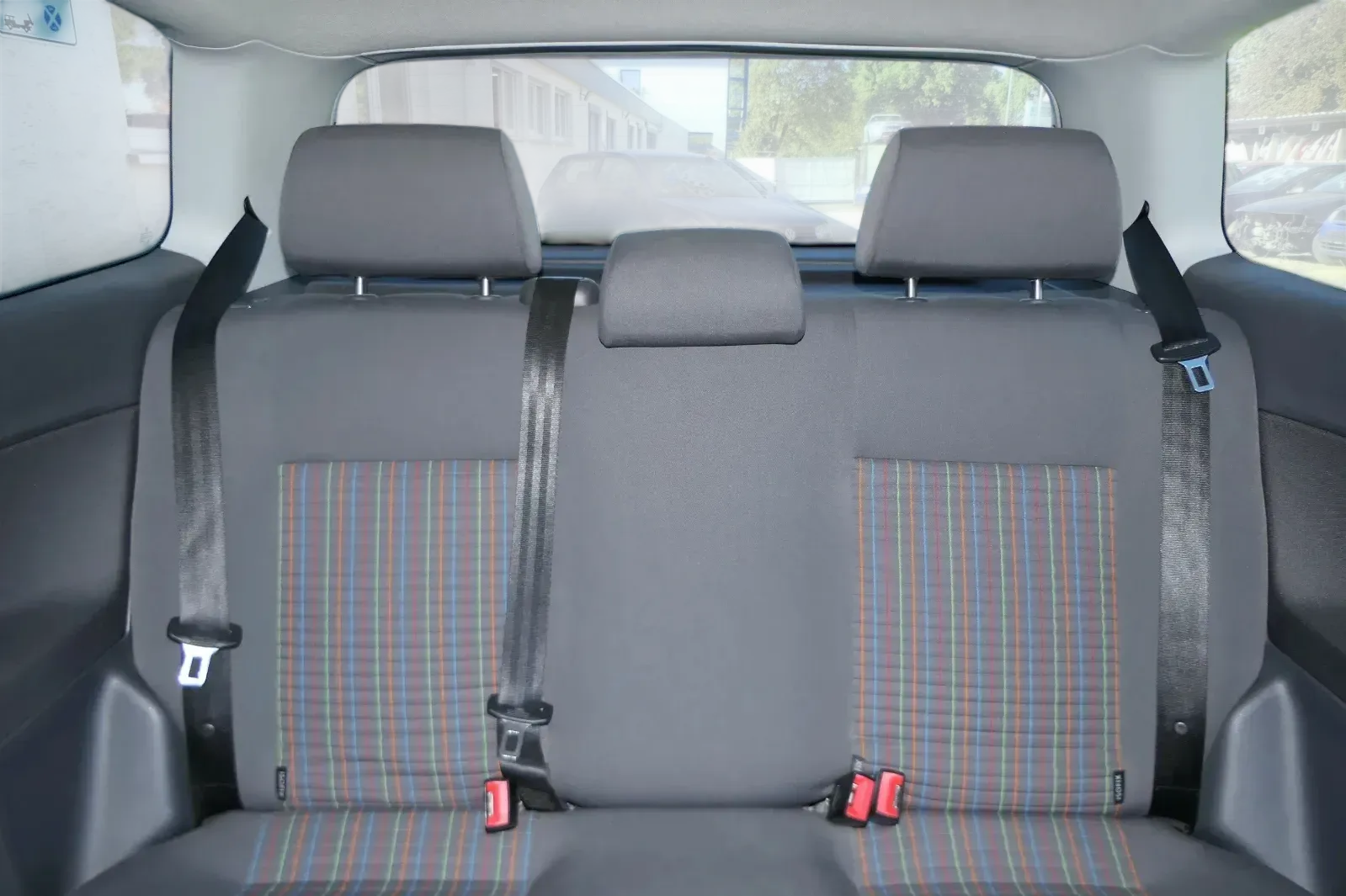 VW Polo 9N 9N3 Sitz Rückbank Sitzfläche Sitze 3 Punkt Gurt hinten mit Kopfstütze - Bild 1