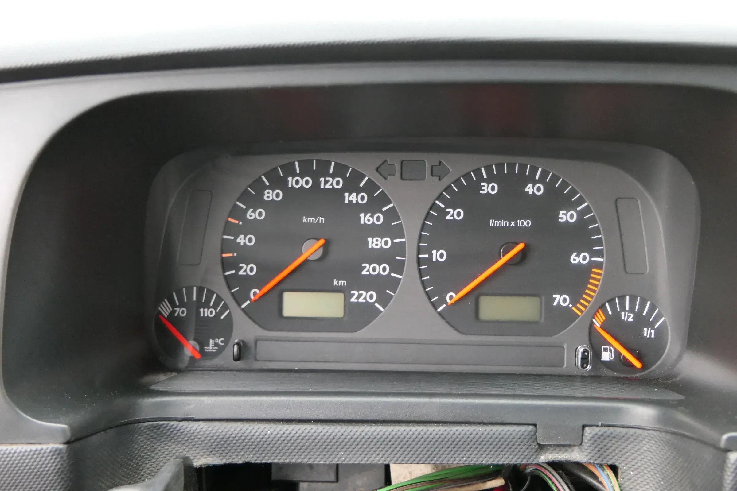 VW Golf 3 Tacho Tachometer Kombiinstrument 1E0919860B - Bild 1