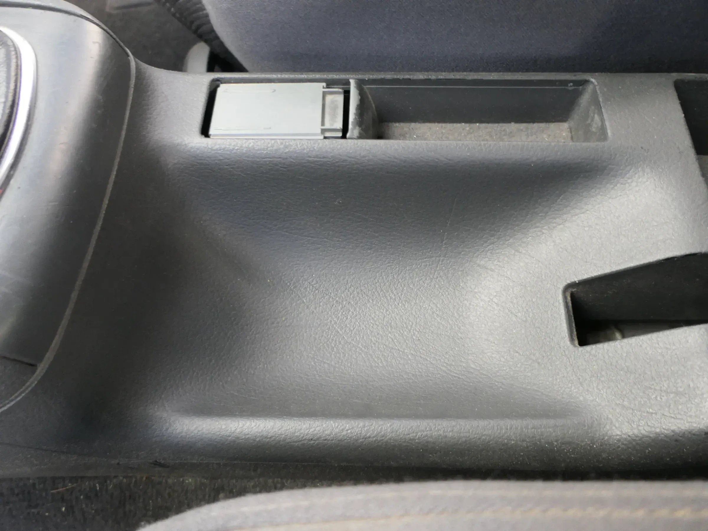 Audi A4 B5 8D Zigarettenanzünder vorne Anzünder 8D0863284C - Bild 1