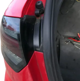 Audi A3 8P Stoßstange Stoßfänger hinten 4/5-Türer rot LY3J - Doppelrohr Sportbac - Bild 7