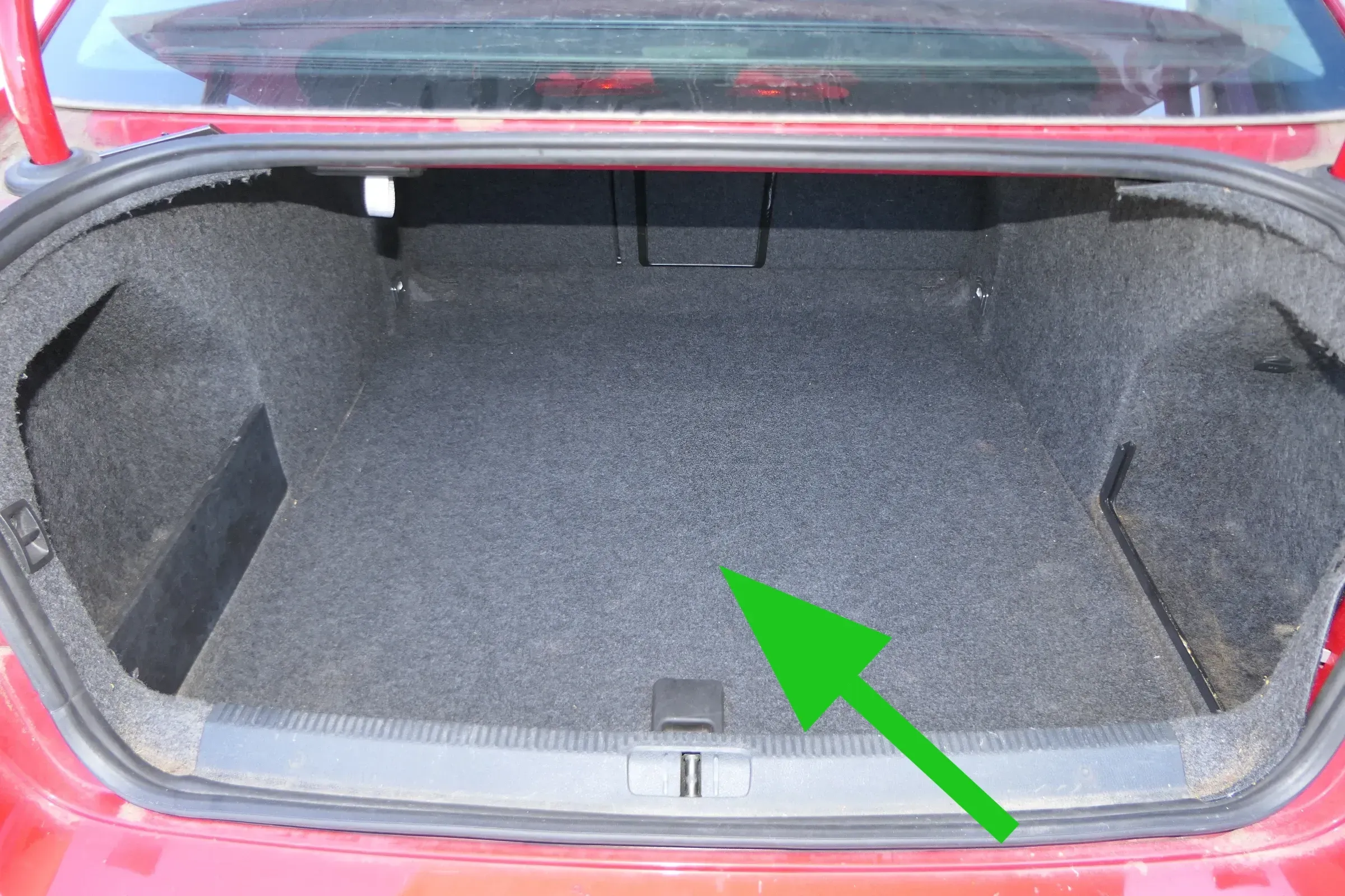 VW Passat 3C B7 B6 Limousine Verkleidung Kofferraum Teppich Boden Abdeckung - Bild 1