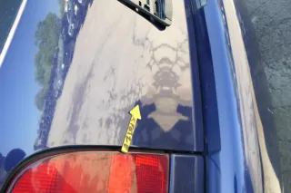 VW Polo 6N Heckklappe Klappe hinten Kofferraumklappe mit Scheibe blau LB5N - Bild 6