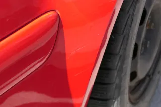 VW Golf 4 Limousine Stoßstange hinten Heckstoßstange Stoßfänger rot LP3G - Bild 10