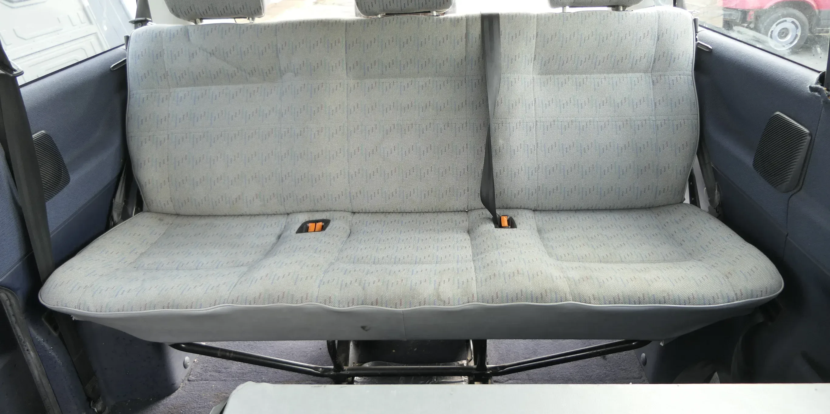 VW T4 Sitze hinten Sitz Rückbank 3-er (Multivan Caravelle) Rücksitzbank - Bild 1