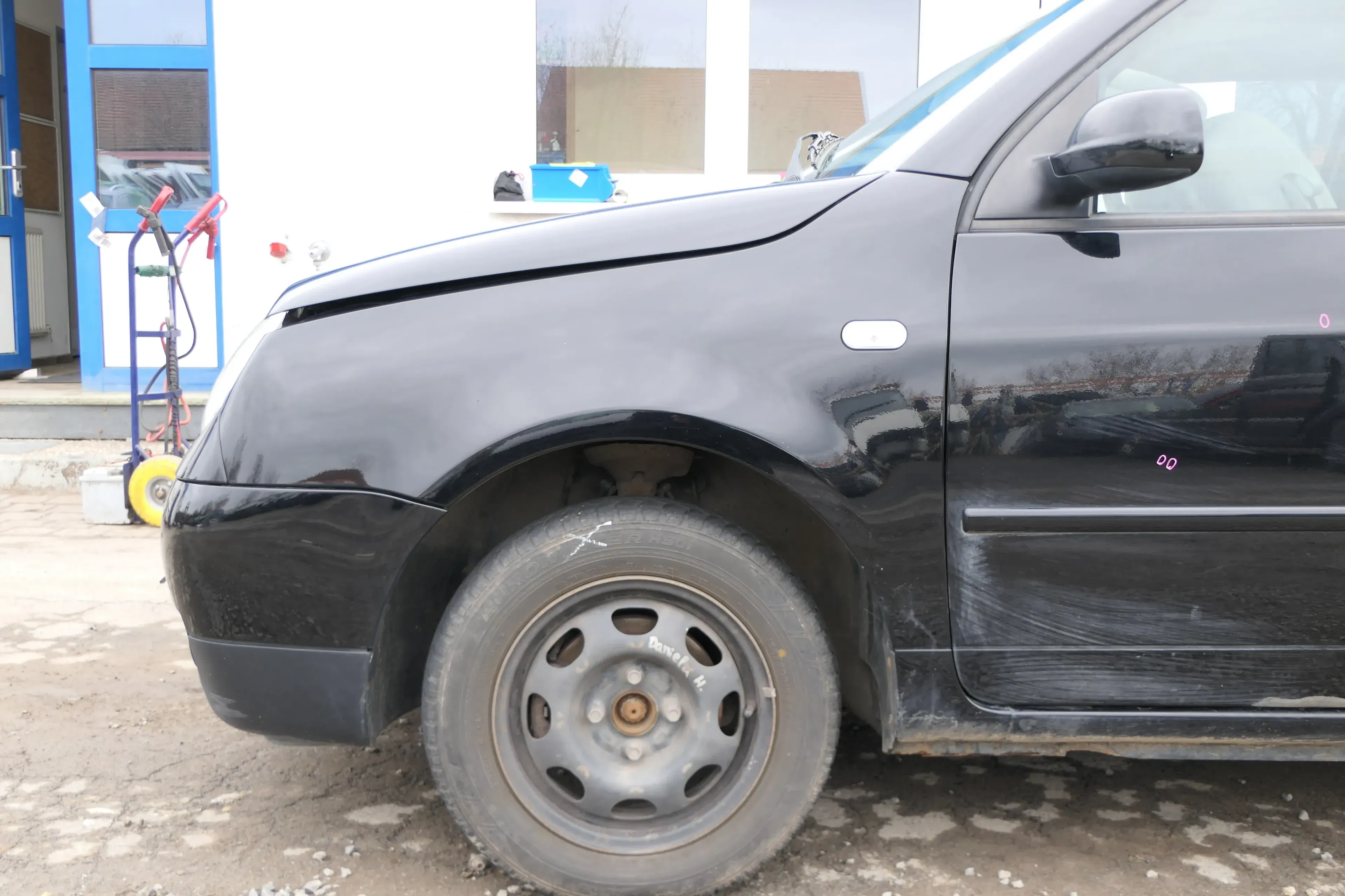 VW Lupo 6X Kotflügel vorne links schwarz L041 - Bild 1