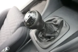Audi A6 4B Schaltknauf Schaltsack Schaltknüppel original 5-Gang Leder schwarz - Bild 1