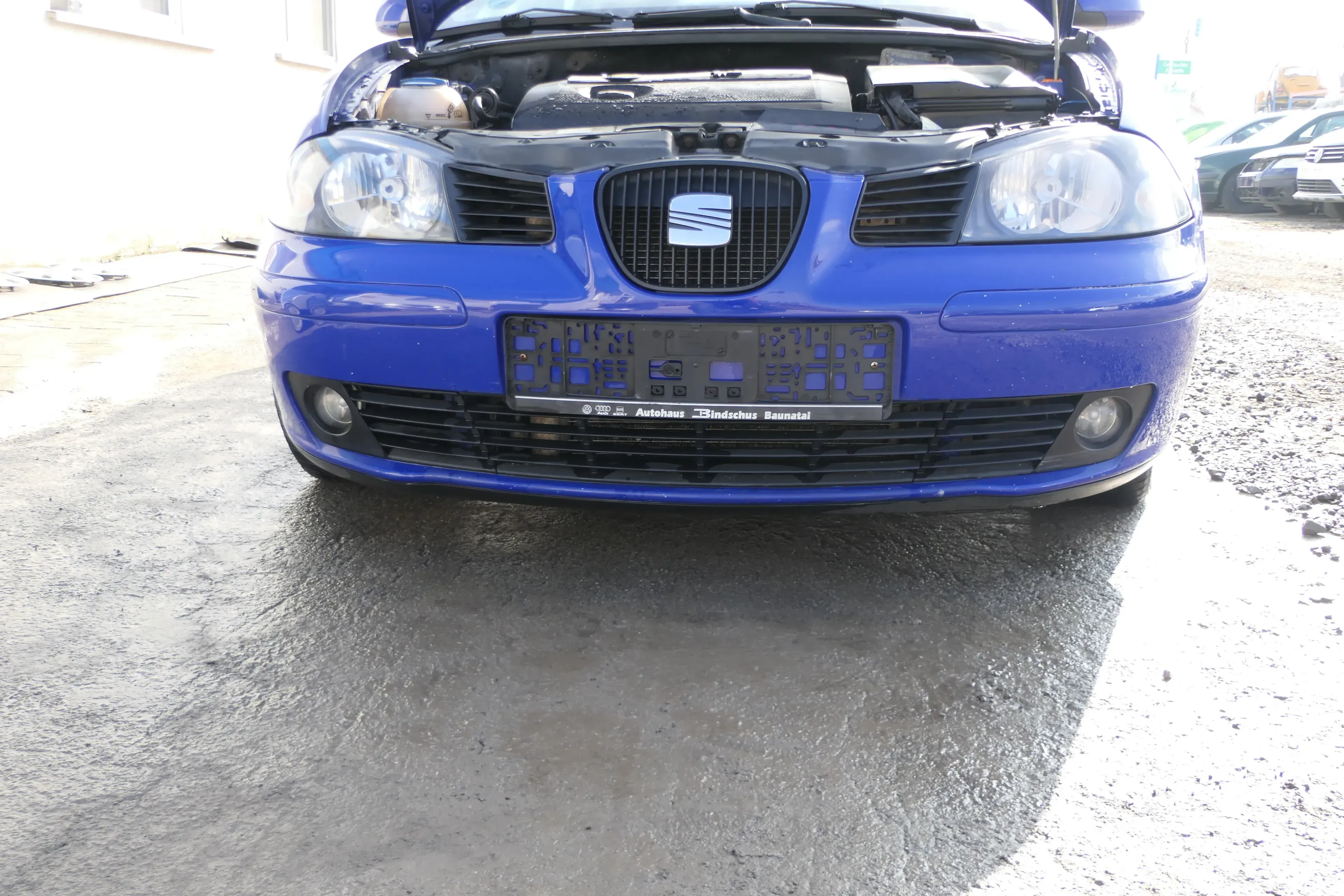Seat Ibiza 6L Stoßstange Frontstoßstange vorne blau LS5G bis caAnfang2006 - Bild 1