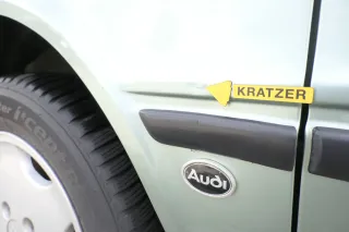 Audi 80 Kotflügel vorne links grün LY6N - Bild 2
