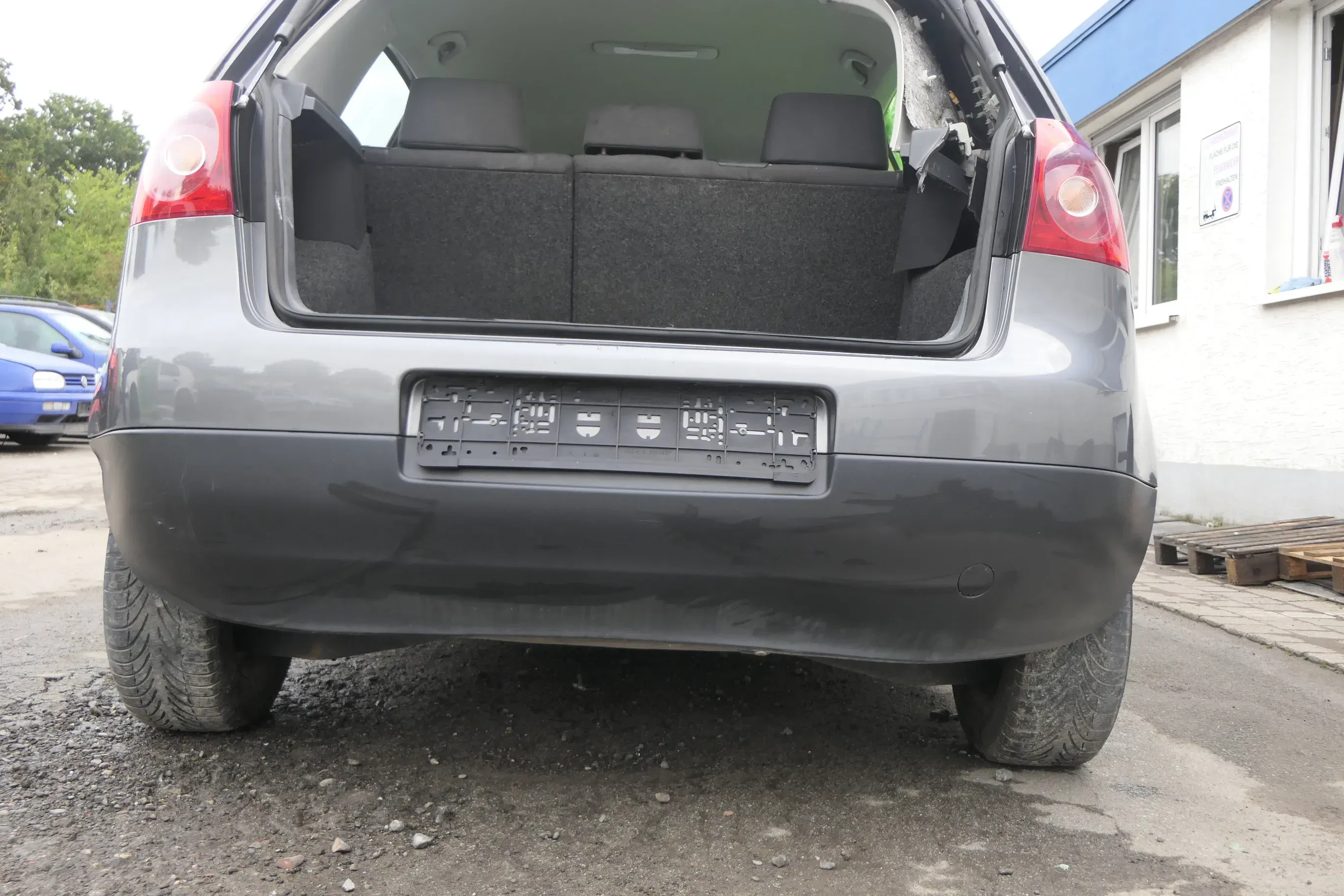 VW Golf 5 1K Limousine Stoßstange hinten Heckstoßstange grau LA7T united - Bild 1