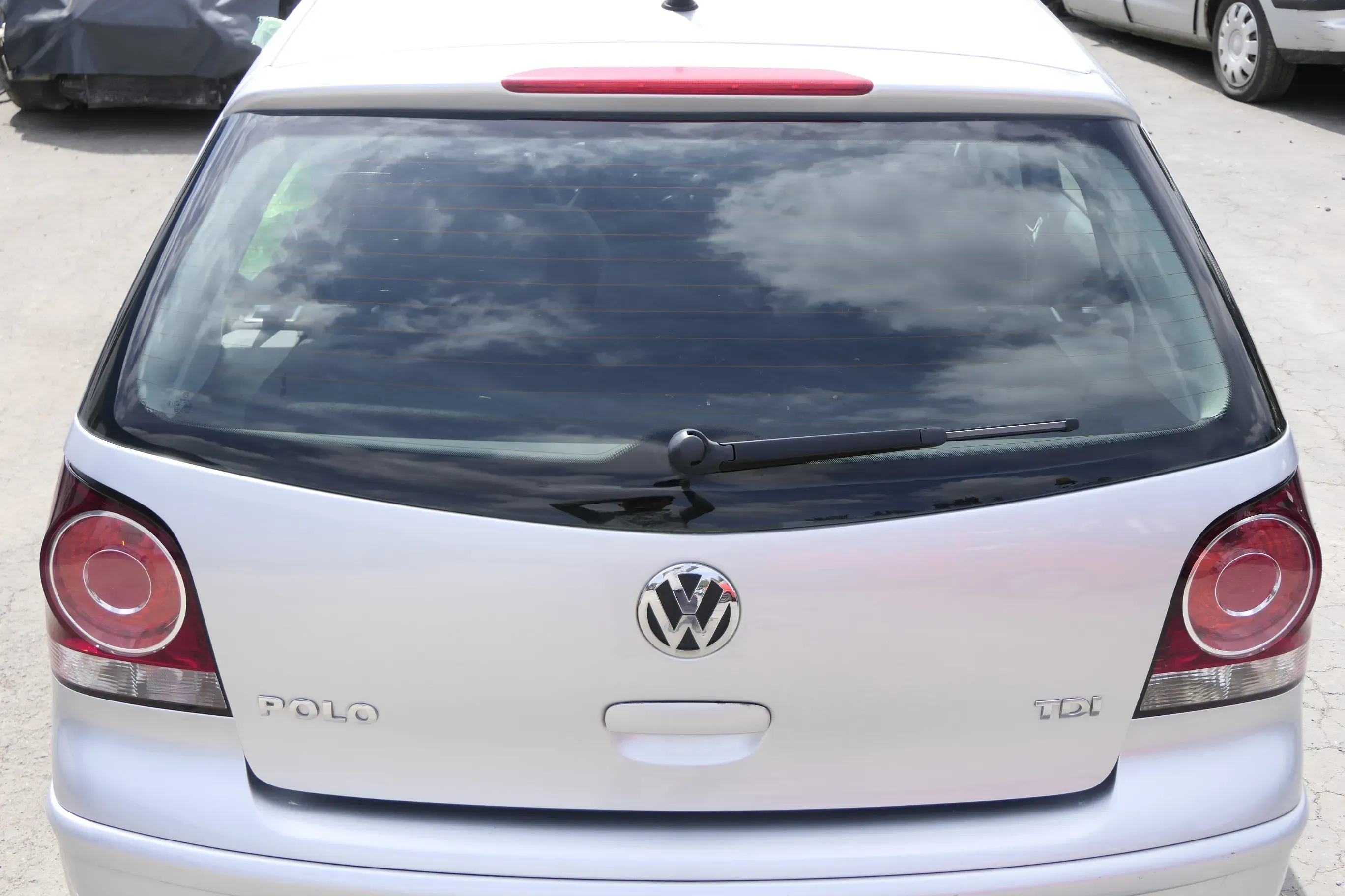VW Polo 9N3 9N Heckklappe Kofferraumklappe Klappe silber LA7W ohne Anbauteile - Bild 1