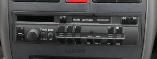 Audi A6 4B Radio Kassette Original gamma mit Code - Bild 2