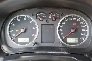VW Golf 4 Tacho Tachometer Kombiinstrument 239.000km 1J0919881B 1,6-2,8 - Bild 1